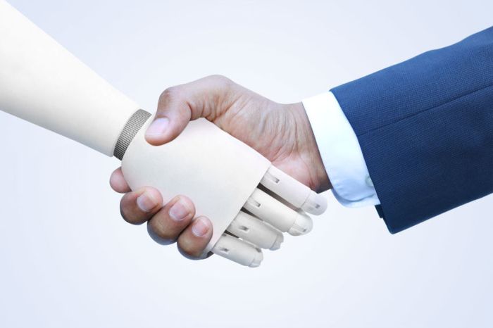 Az emberi intelligencia és a mesterséges intelligencia kéz a kézben fejlődik